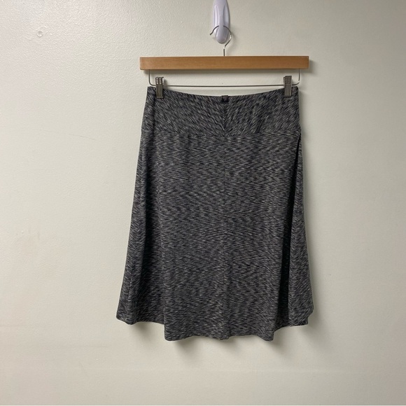 The North Face Cypress Gray Athletic Midi Skirt Size Medium - Picture 5 of 5